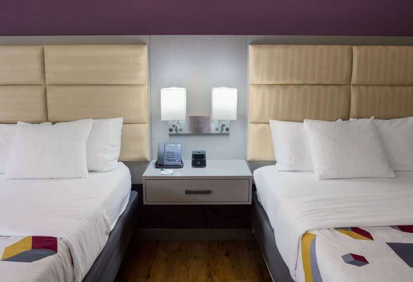 Отель La Quinta By Wyndham Mobile   Daphne