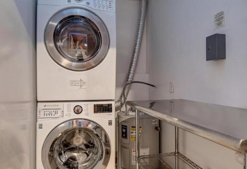 هتل Main Street Modish