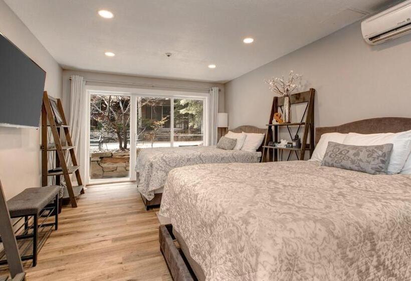 هتل Main Street Modish