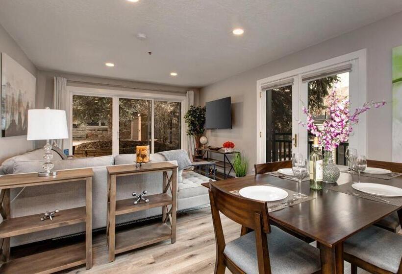 هتل Main Street Modish