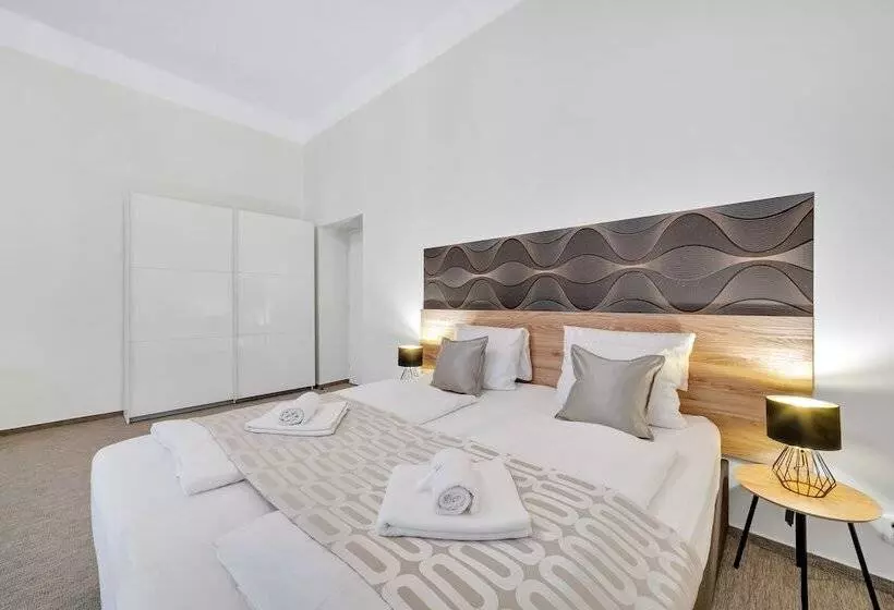 هتل Rezidence Villa Gloria