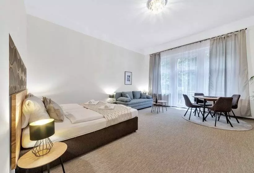 هتل Rezidence Villa Gloria