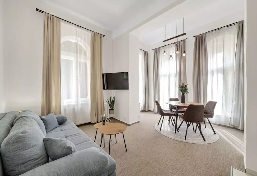 هتل Rezidence Villa Gloria