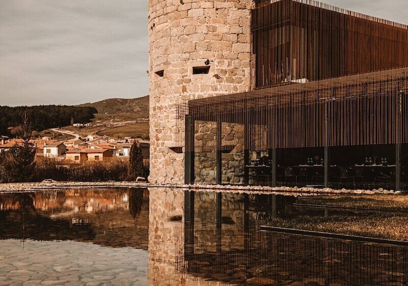 فندق ريفى Torre Mayorazgo