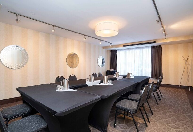 Sandman Hotel & Suites Calgary South