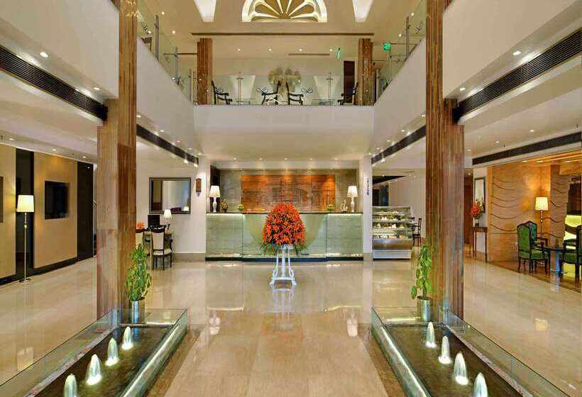 فندق Taurus Sarovar Portico