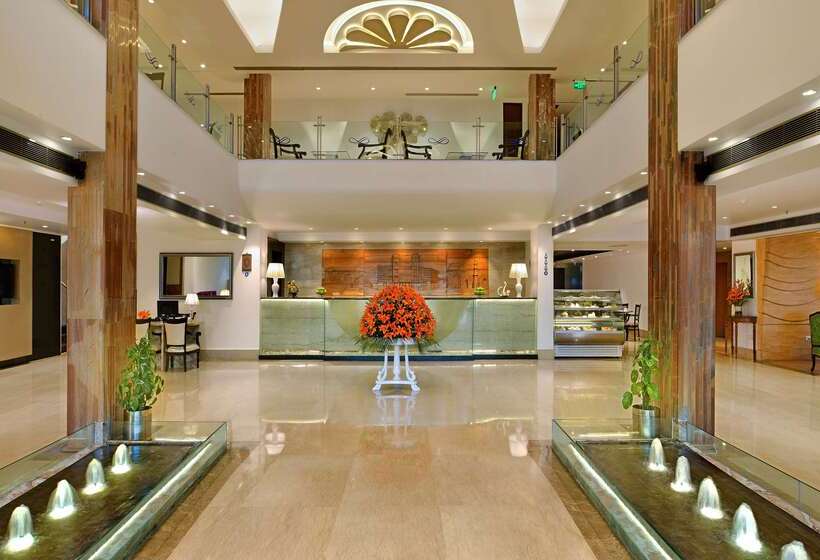 فندق Taurus Sarovar Portico