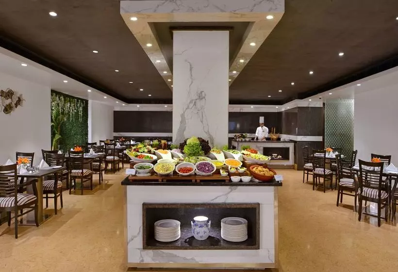 酒店 Taurus Sarovar Portico