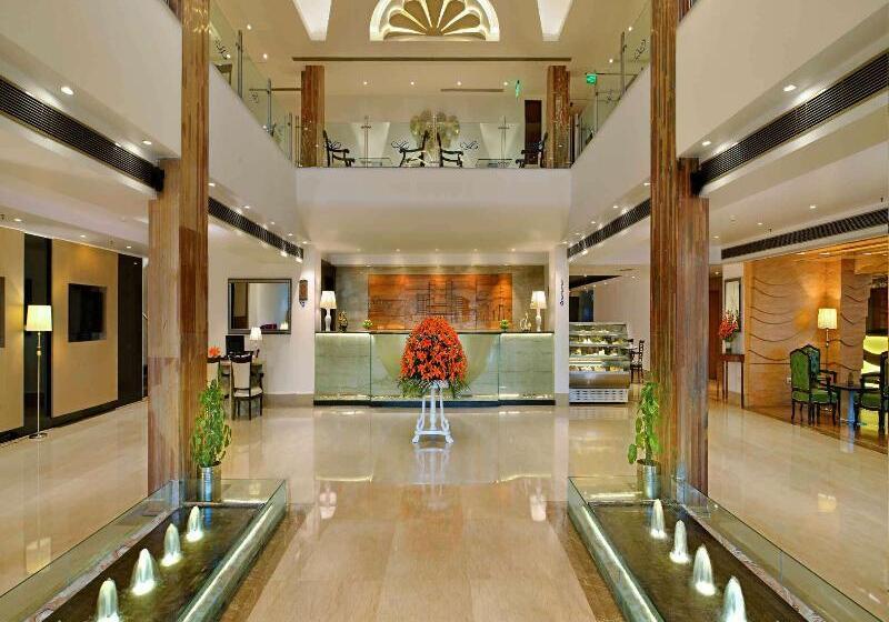 فندق Taurus Sarovar Portico