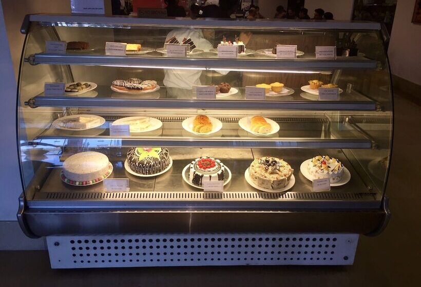 فندق Taurus Sarovar Portico