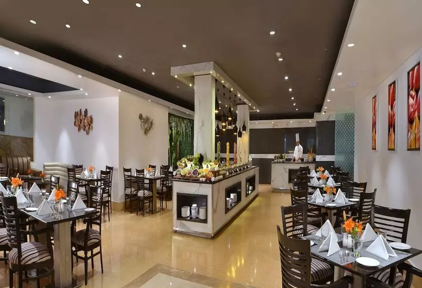 酒店 Taurus Sarovar Portico