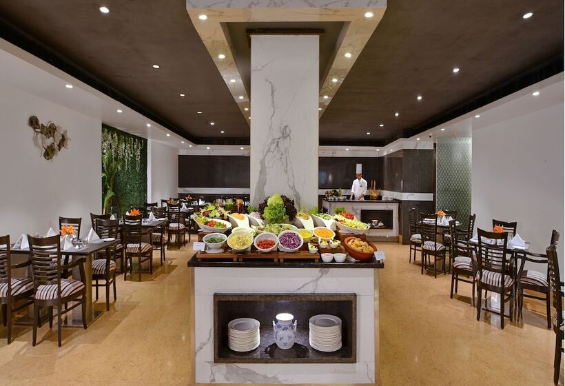 فندق Taurus Sarovar Portico