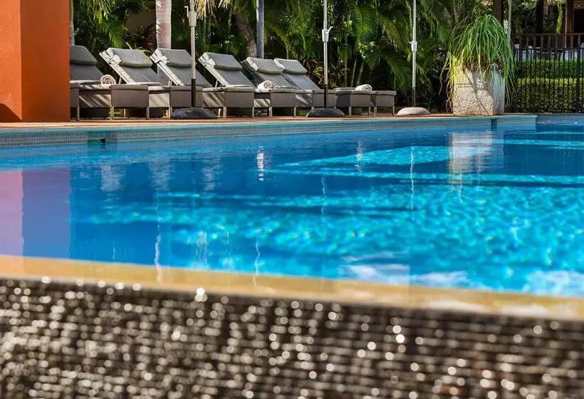 Отель The Pearle Of Cable Beach