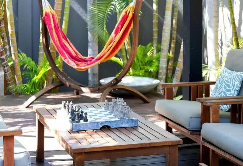 Отель The Pearle Of Cable Beach