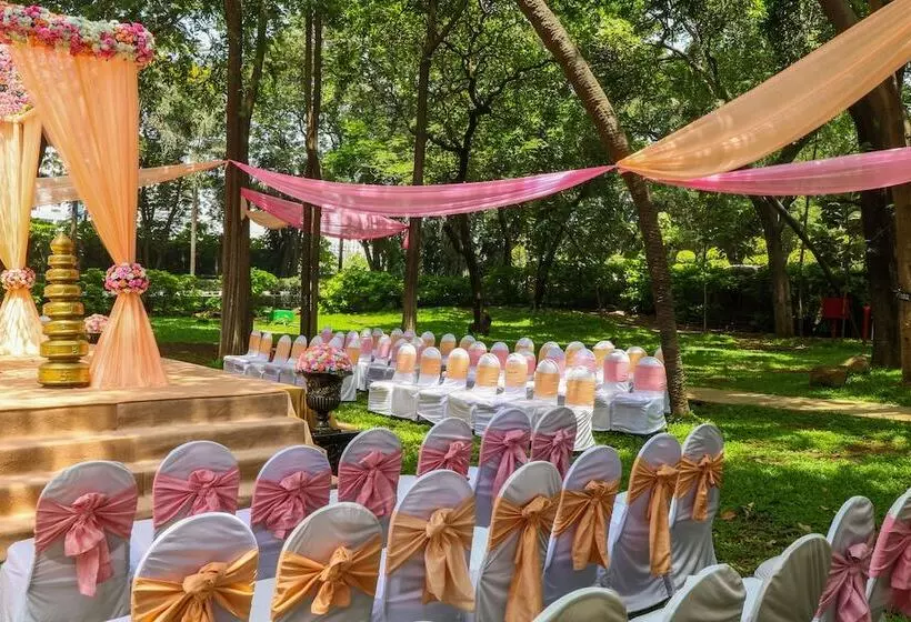 בית מלון כפרי The Westin Mumbai Garden City