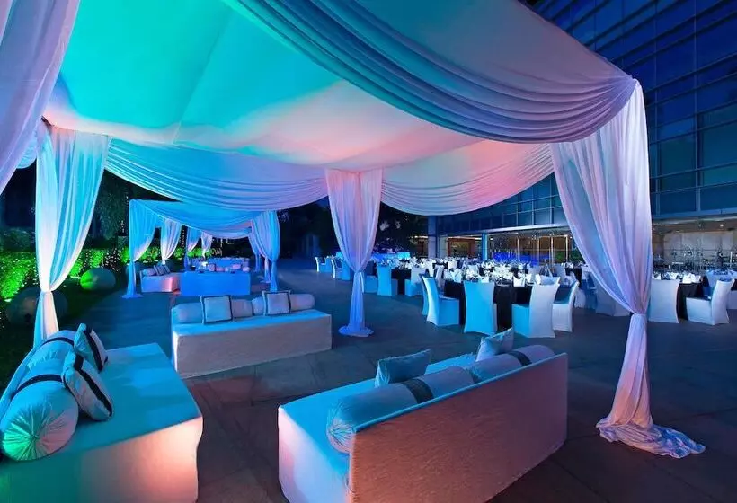 בית מלון כפרי The Westin Mumbai Garden City