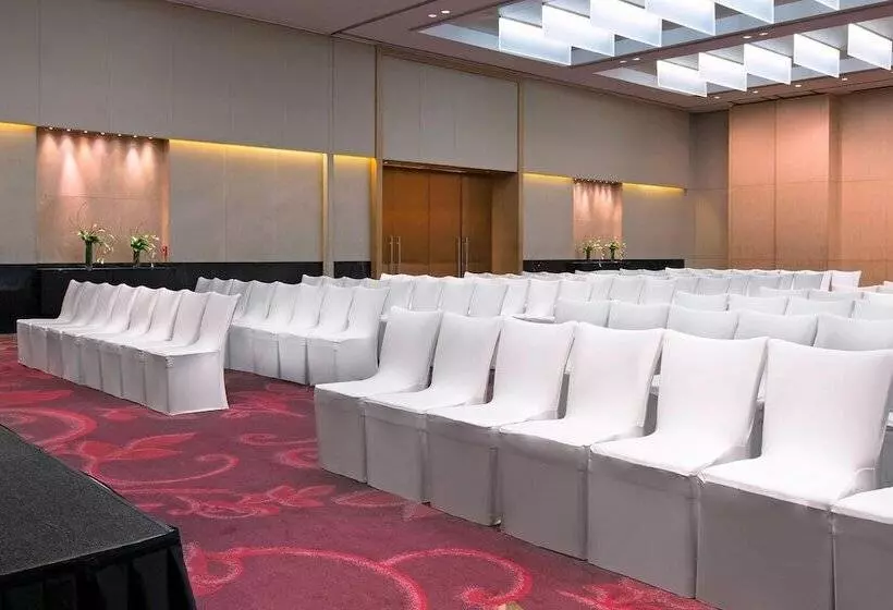 בית מלון כפרי The Westin Mumbai Garden City