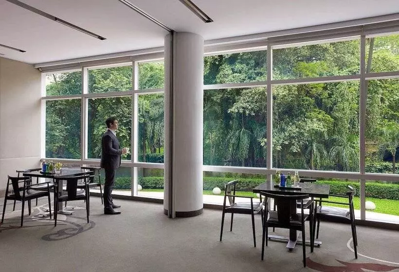 בית מלון כפרי The Westin Mumbai Garden City