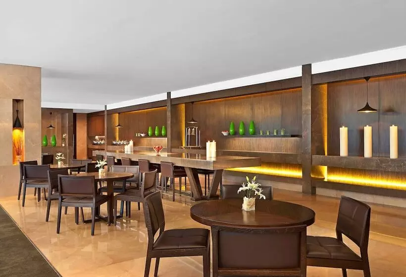 בית מלון כפרי The Westin Mumbai Garden City