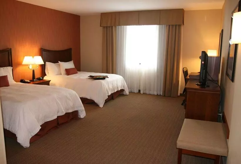 Hampton Inn & Suites Folsom