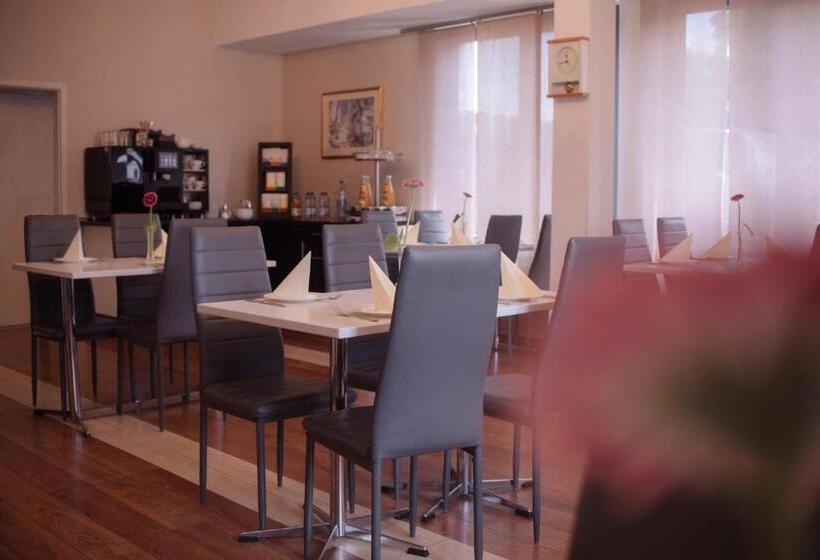 Отель Das Kleine Ritz