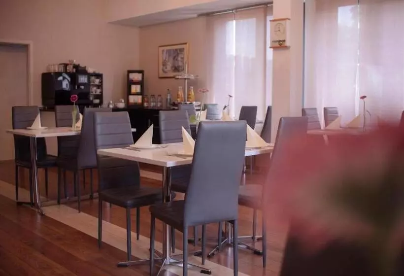 Отель Das Kleine Ritz