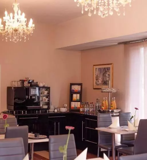 Отель Das Kleine Ritz