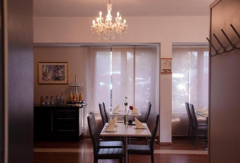 Отель Das Kleine Ritz