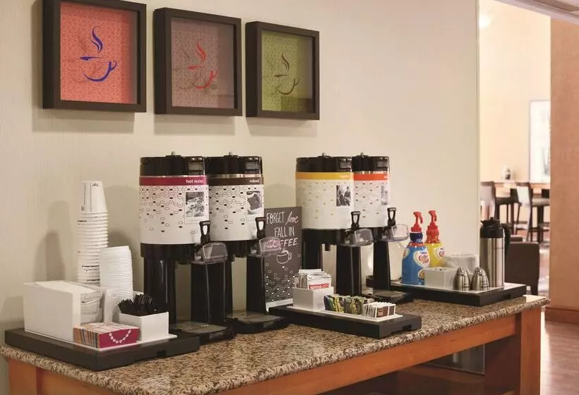 فندق Hampton Inn & Suites Greenfield