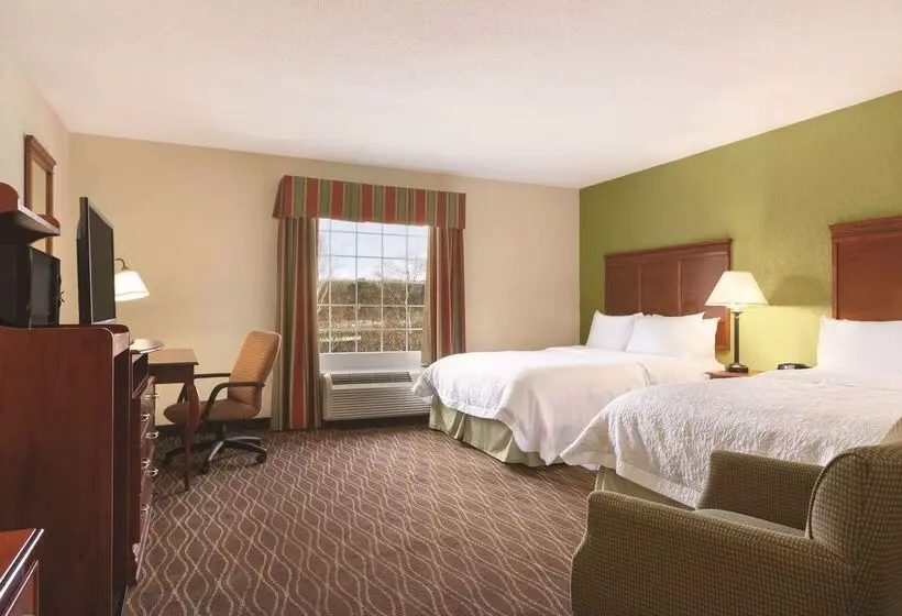 فندق Hampton Inn & Suites Greenfield