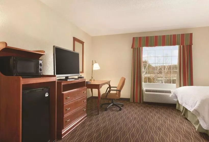 فندق Hampton Inn & Suites Greenfield