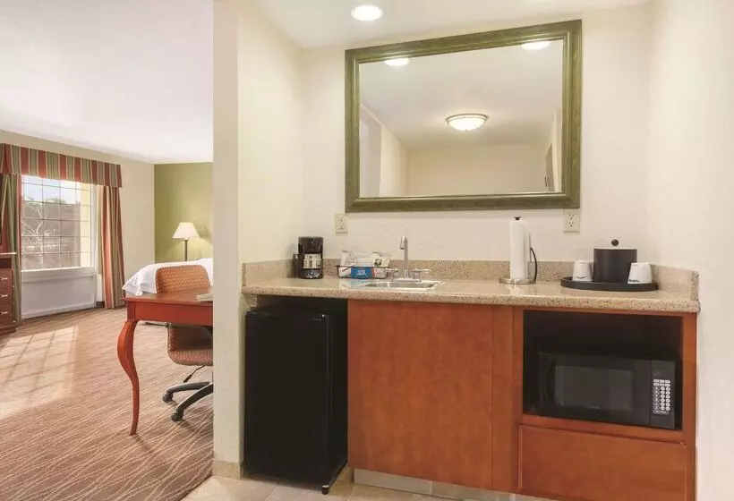 فندق Hampton Inn & Suites Greenfield