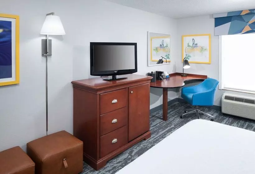 هتل Hampton Inn & Suites Jackson