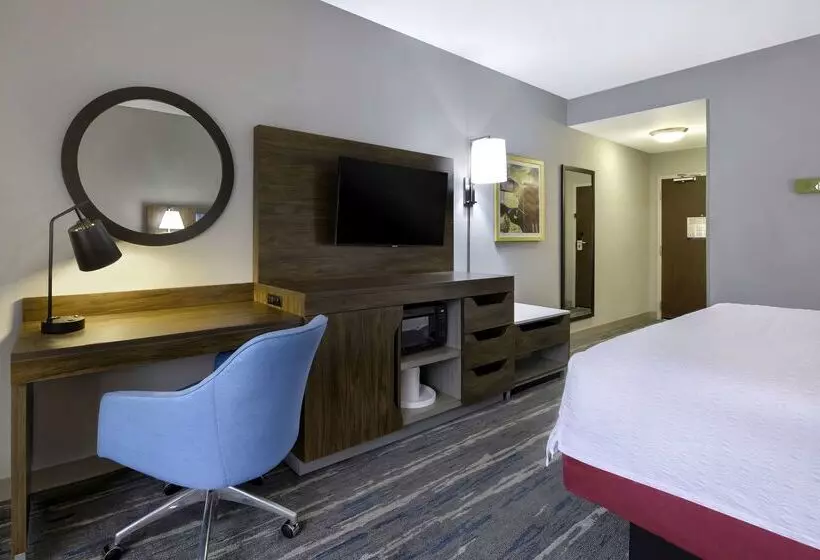 هتل Hampton Inn & Suites Jackson
