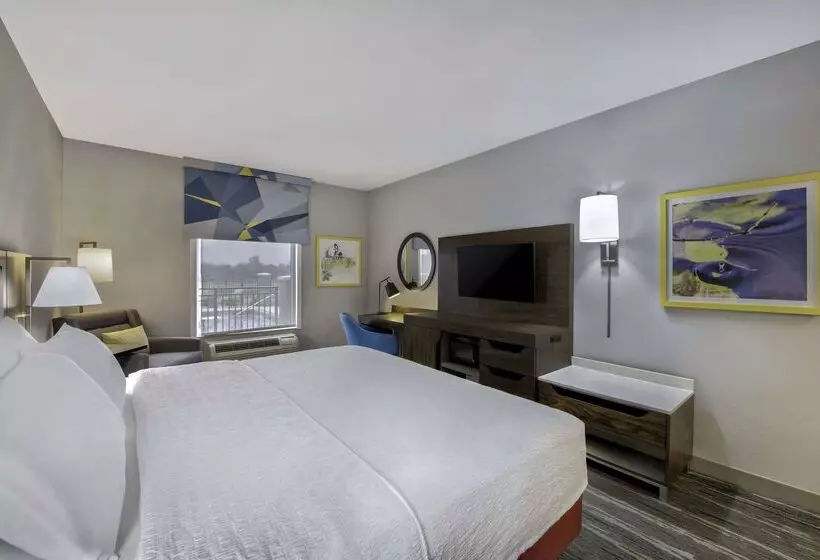 هتل Hampton Inn & Suites Jackson