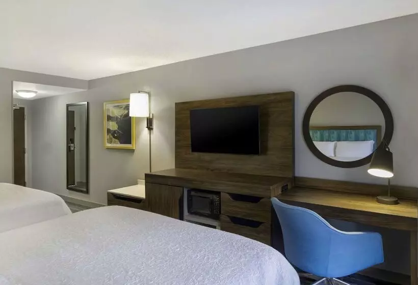 هتل Hampton Inn & Suites Jackson