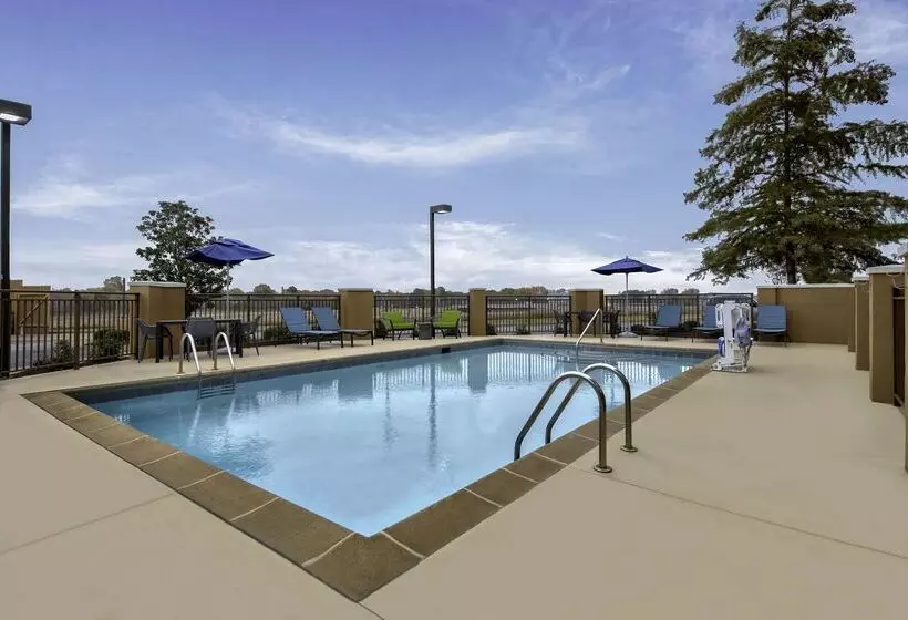 هتل Hampton Inn & Suites Jackson