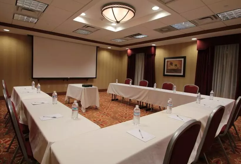 هتل Hampton Inn Hampton Newport News