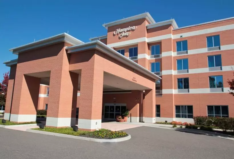 هتل Hampton Inn Hampton Newport News