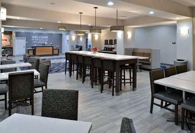 ホテル Hampton Inn Kansas City Northeast