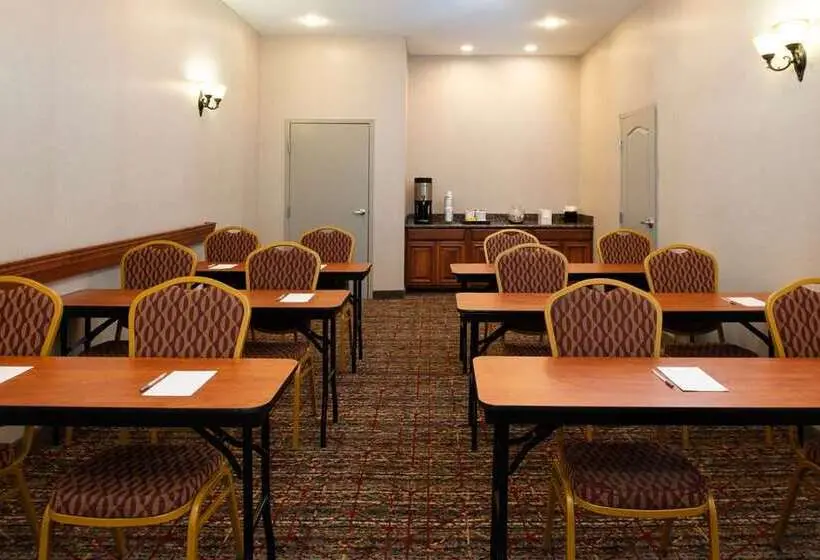 ホテル Hampton Inn Kansas City Northeast