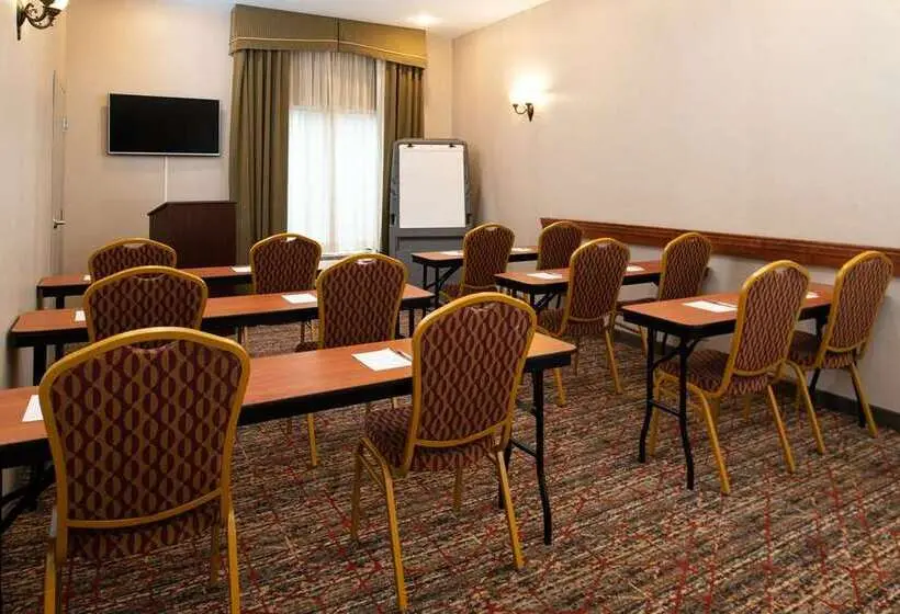 ホテル Hampton Inn Kansas City Northeast