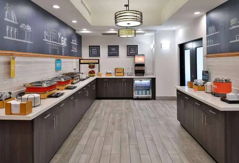 ホテル Hampton Inn Kansas City Northeast