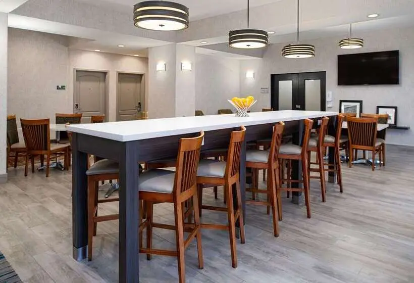 ホテル Hampton Inn Kansas City Northeast