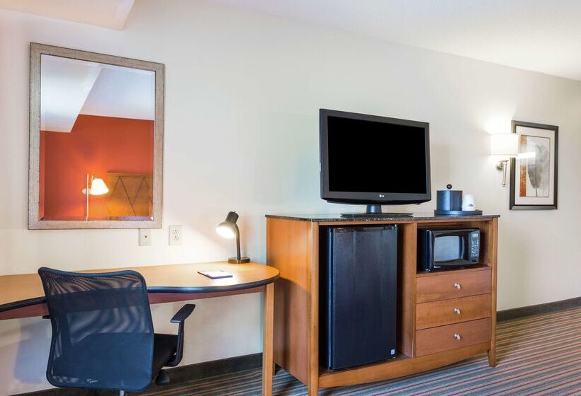 호텔 Hampton Inn Petersburg Southpark Mall