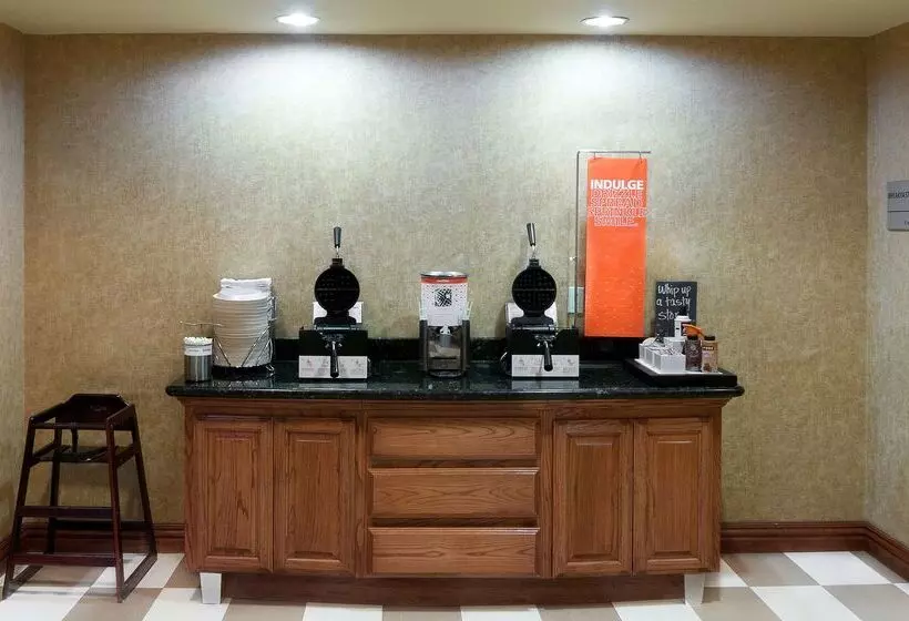 호텔 Hampton Inn & Suites Brownsville