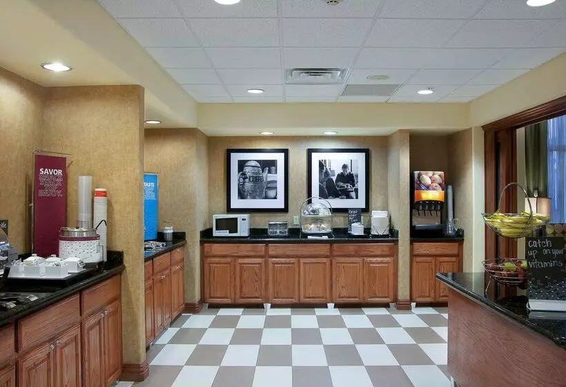 호텔 Hampton Inn & Suites Brownsville