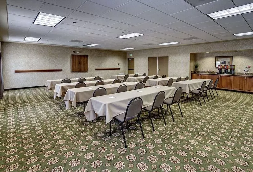 هتل Hampton Inn Twin Falls Id