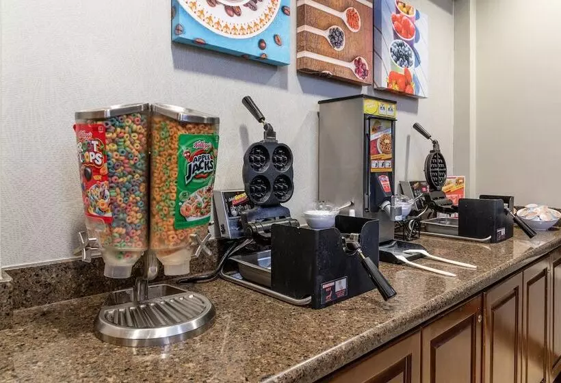 هتل Staybridge Suites North Charleston, An Ihg