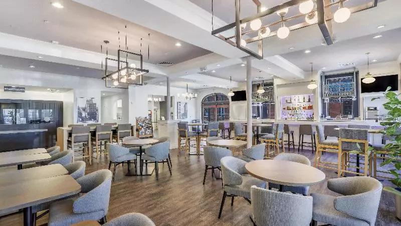 호텔 Staybridge Suites Savannah Historic District, An Ihg